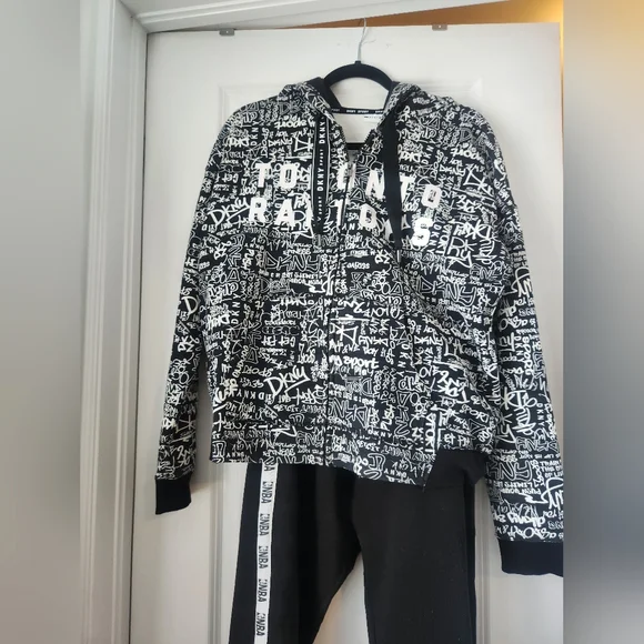 Toronto Raptors (Graffiti) Tracksuit - Picture 3 of 6